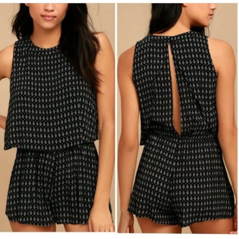 NWOT Lulus Creative Approach Arrow Print Romper